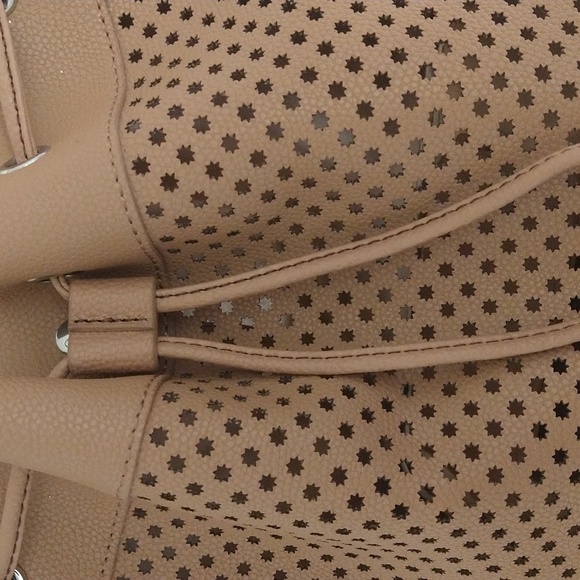 Nine West Drawstring Tan Bucket Bag, In Like New Condition, - Picture 6 of 16
